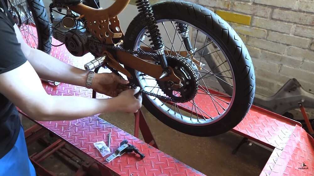 Mofakette richtig spannen Mofakette richtig spannen