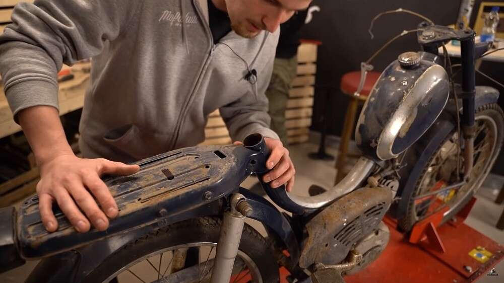 Gepäcktrager Piaggio Ciao PX grau NOS Gepäcktrager Piaggio Ciao PX grau NOS