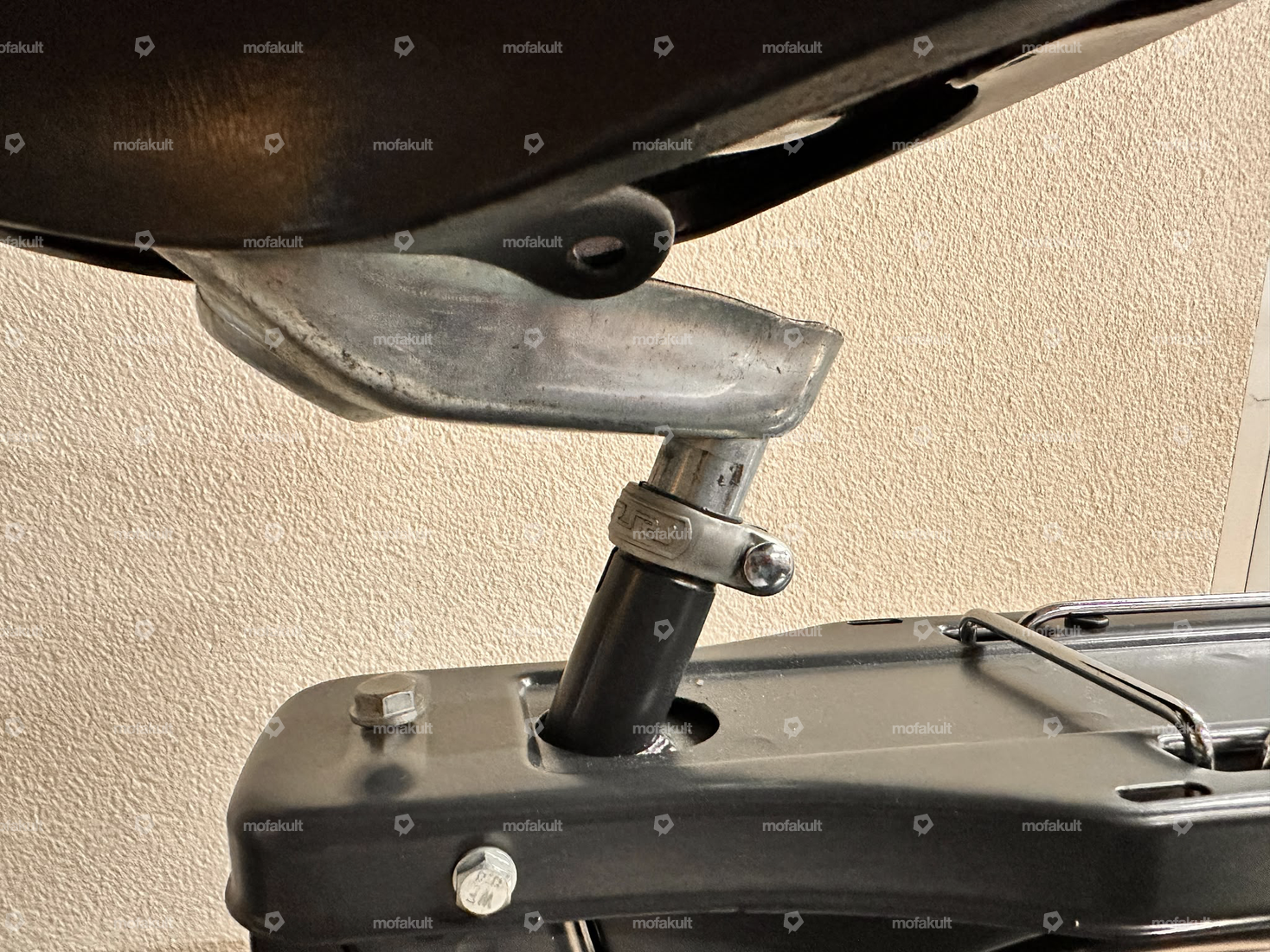 swiing® revival bullone di bloccaggio sella M7x35 zincato | Piaggio Ciao PX / SC Carousel Image 3