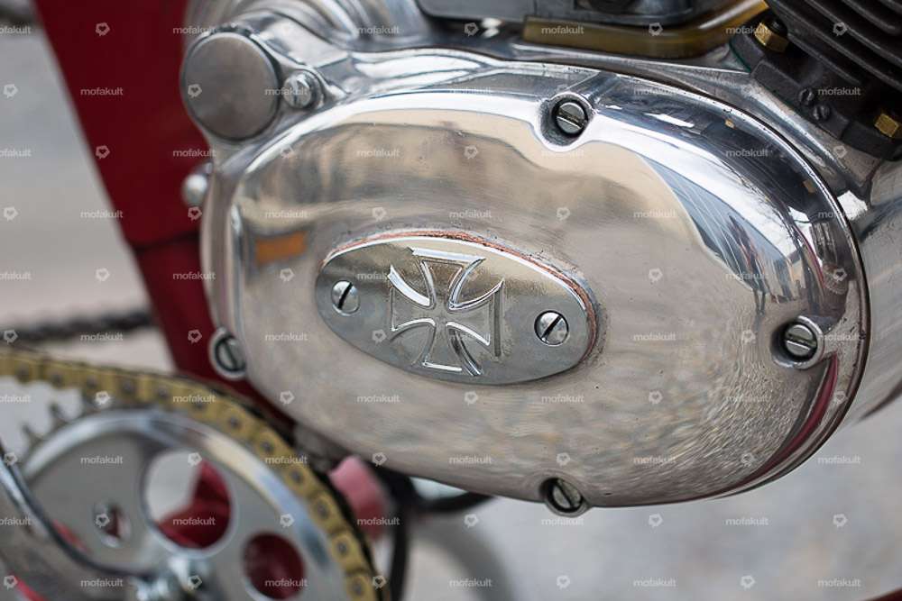 66HEROES Coperchio "Iron Cross" in alluminio lucidato | Sachs 50/2, 50/3, 50/4 Carousel Image 2