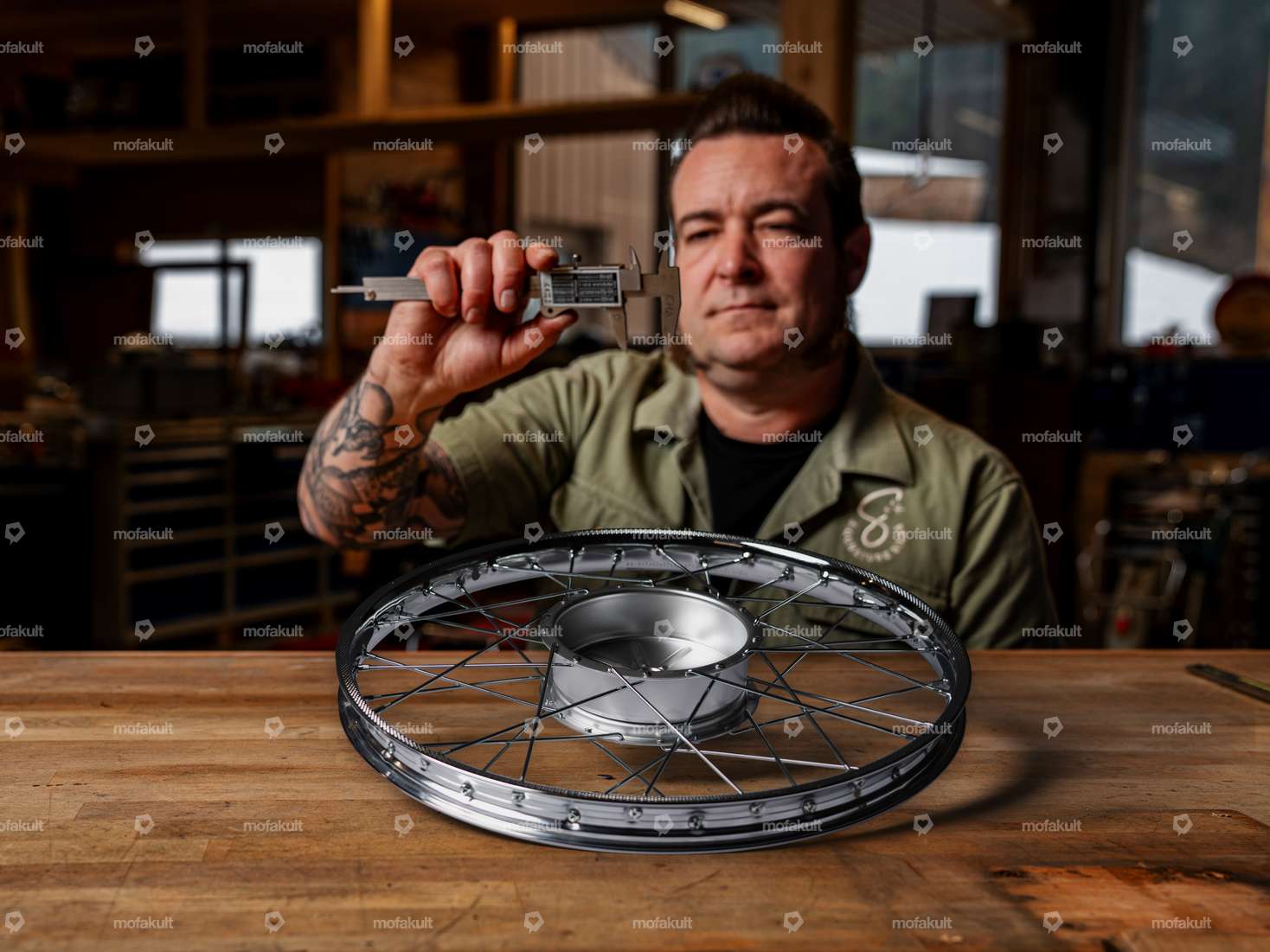 Siggnature Einspeichen (157 mm Speichen) 17" Felgenring hinten | Piaggio Ciao Carousel Image 1