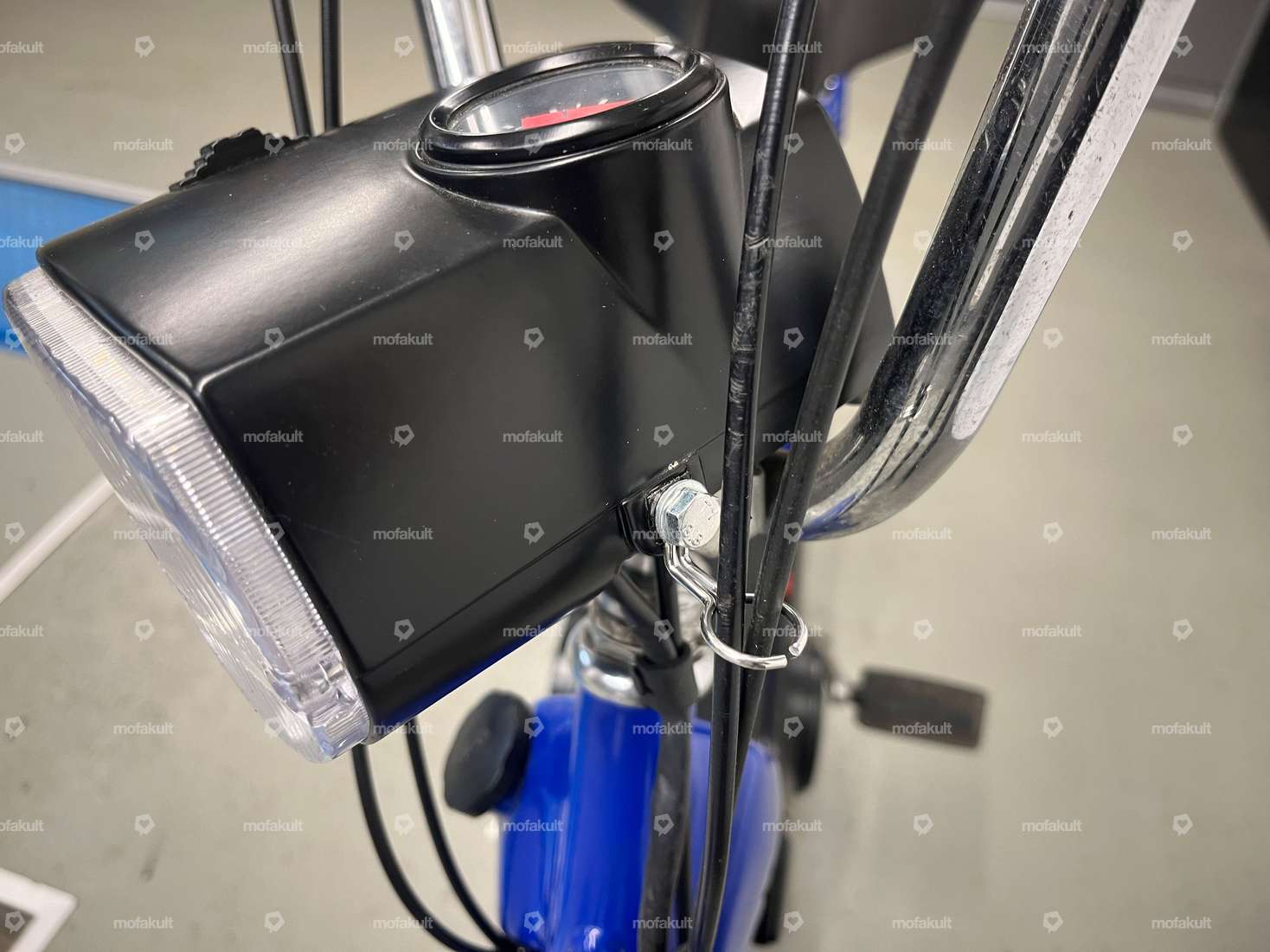 swiing® revival cable guide headlight Inox | Piaggio Ciao Carousel Image 2