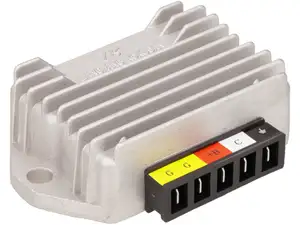 Regolatore di tensione Piaggio a 5 connessioni | Vespa PX Lusso, T5, Cosa, PK XL Regolatore di tensione Piaggio a 5 connessioni | Vespa PX Lusso, T5, Cosa, PK XL