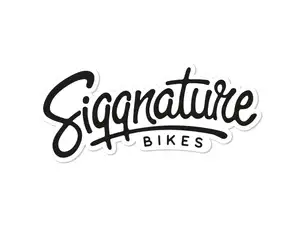 Adesivo Siggnature "Siggnature Bikes" 120 x 50 mm bianco Adesivo Siggnature "Siggnature Bikes" 120 x 50 mm bianco