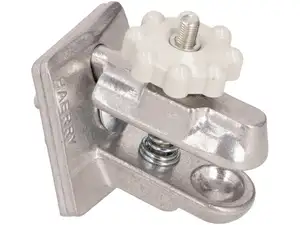 Attacco del gancio di traino HAERRY al telaio posteriore Attacco del gancio di traino HAERRY al telaio posteriore