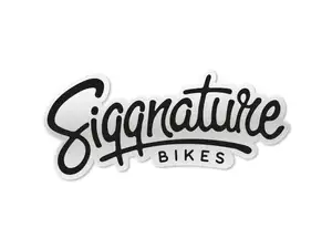 Adesivo Siggnature "Siggnature Bikes" 120 x 50 mm nero trasparente Adesivo Siggnature "Siggnature Bikes" 120 x 50 mm nero trasparente