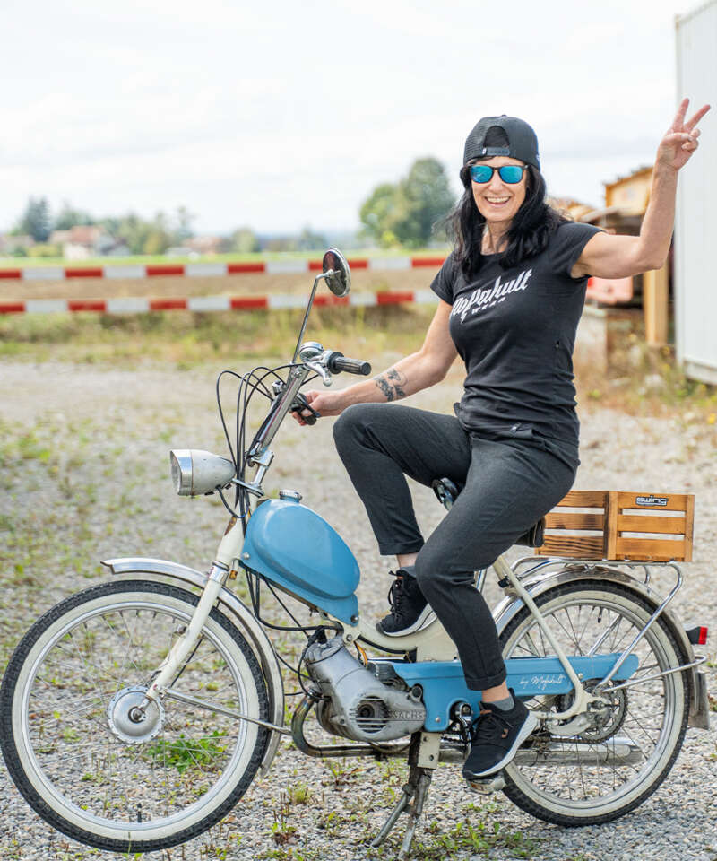 mklt_team-sandy_rachoi.jpg mklt_team-sandy_rachoi.jpg